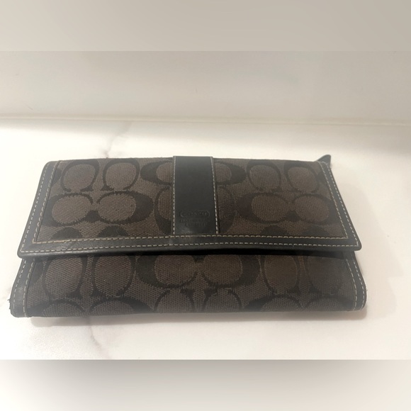 Authentic Coach wallet - Picture 3 of 11